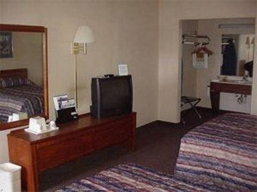 Express Airport Inn Sandston Room photo