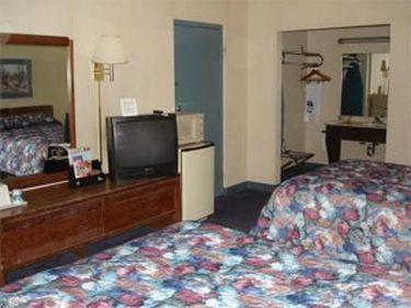 Express Airport Inn Sandston Room photo