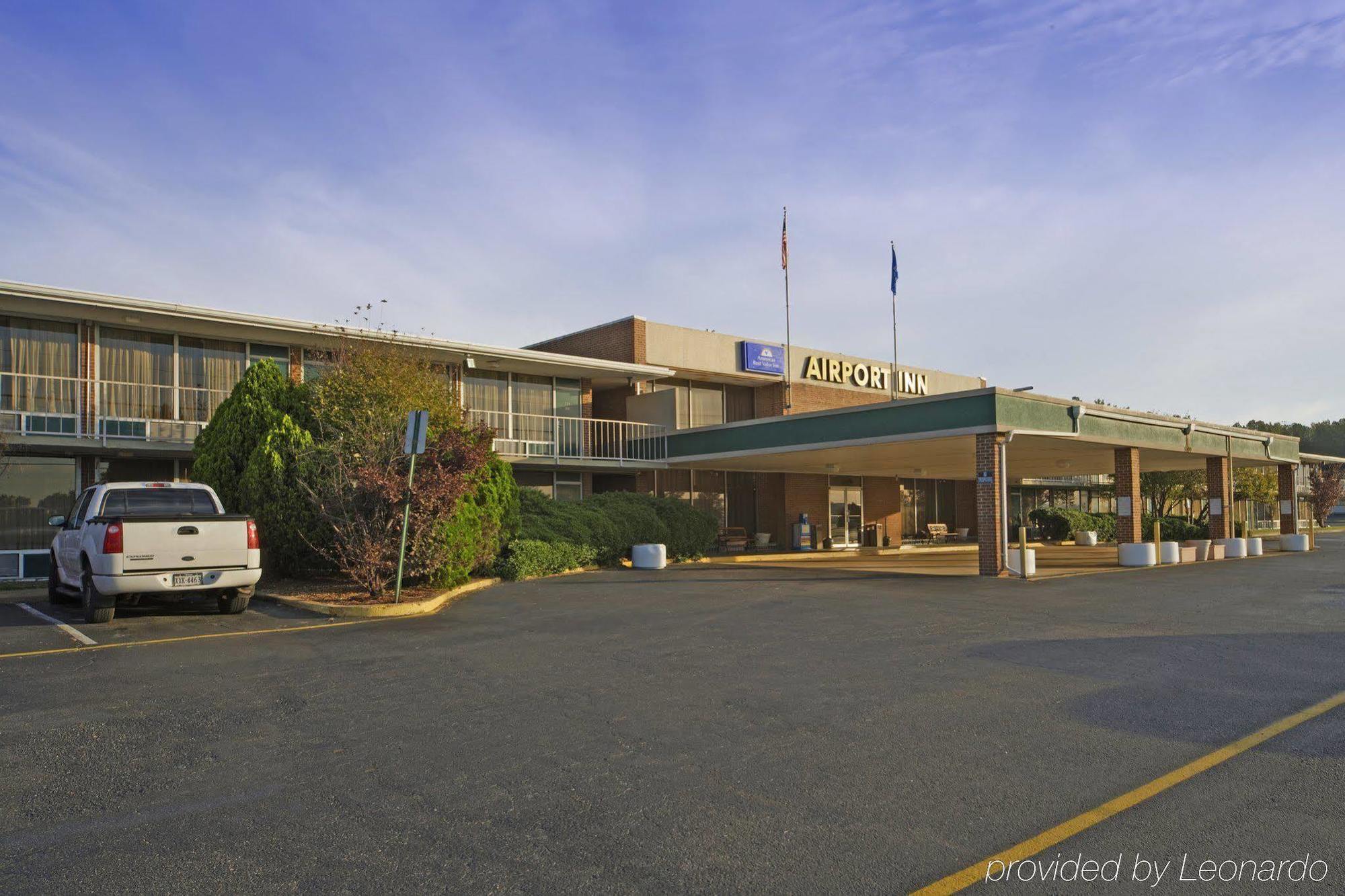 Express Airport Inn Sandston Exterior photo